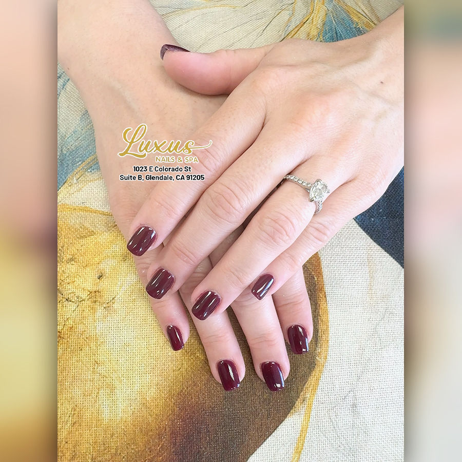 Christmas Nails That Sparkle All Season at Luxus Nail Spa